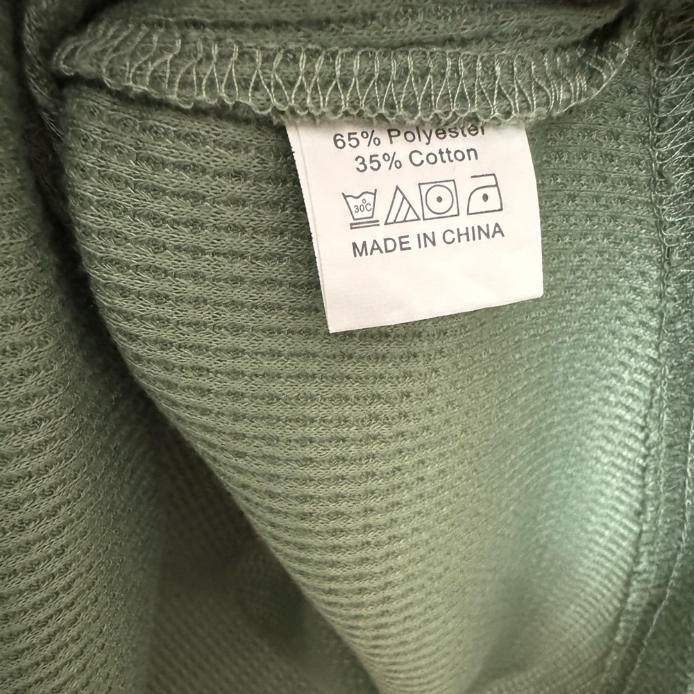 Miss Sparkling Green Button-Detail Long Sleeve Top - Picture 4 of 4